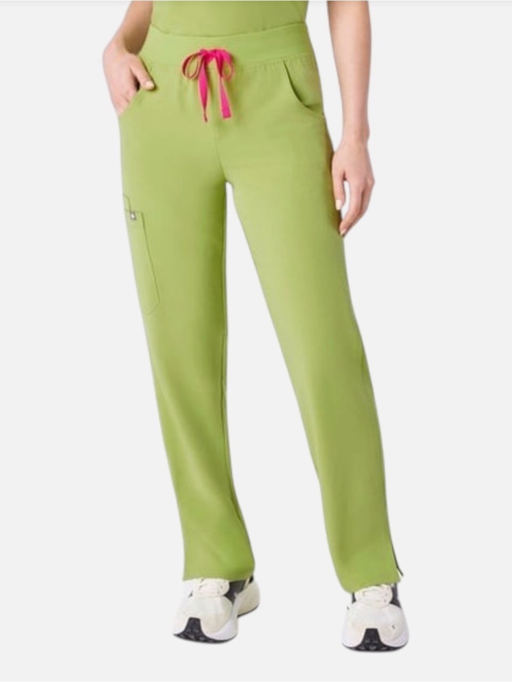 NWT Figs women’s Kade Cargo Scrub pant in MATCHA size XS/P